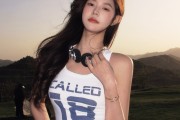 火辣身材😍😍meiko女友邓子怡晒照：生命力溢出屏幕啦